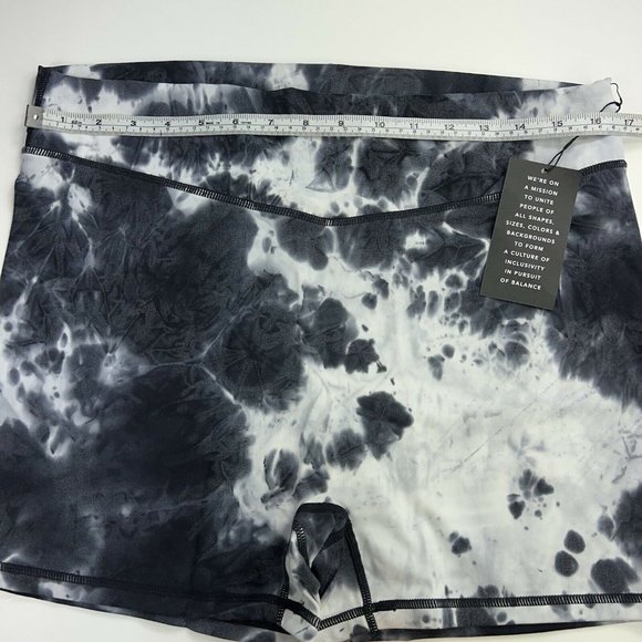 Balance Athletica Women’s The Cloud Short Logo Avalanche Tie Dye Size XXXL New - Picture 8 of 12